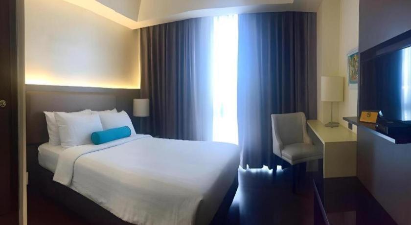 Home Crest Hotel Davao Bagian luar foto