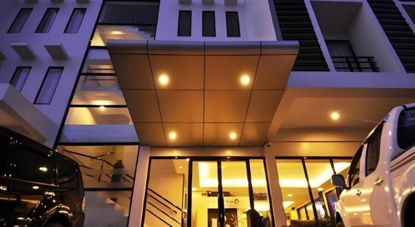 Home Crest Hotel Davao Bagian luar foto