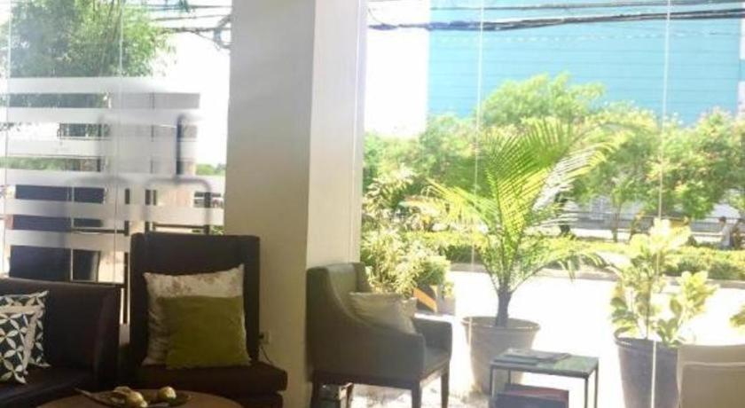 Home Crest Hotel Davao Bagian luar foto